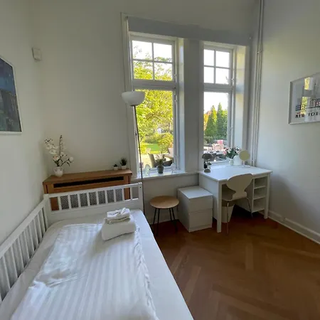 Apartment With Private Garden Hellerup