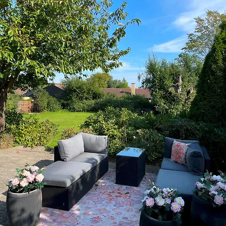 With Private Garden Apartment *