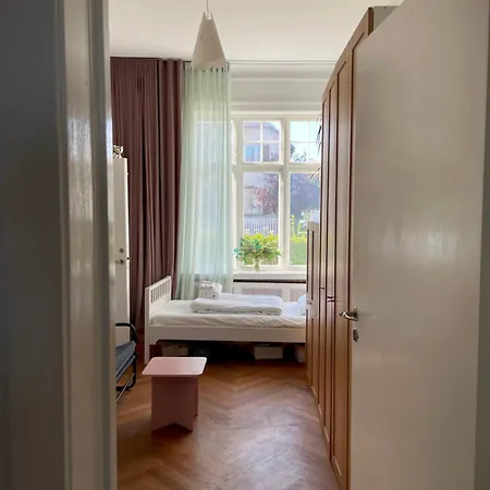 Apartment With Private Garden Hellerup