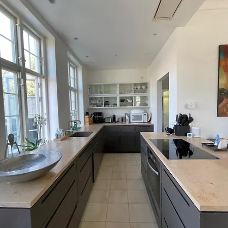 With Private Garden Apartment *