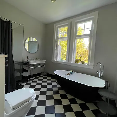 Apartment With Private Garden Hellerup